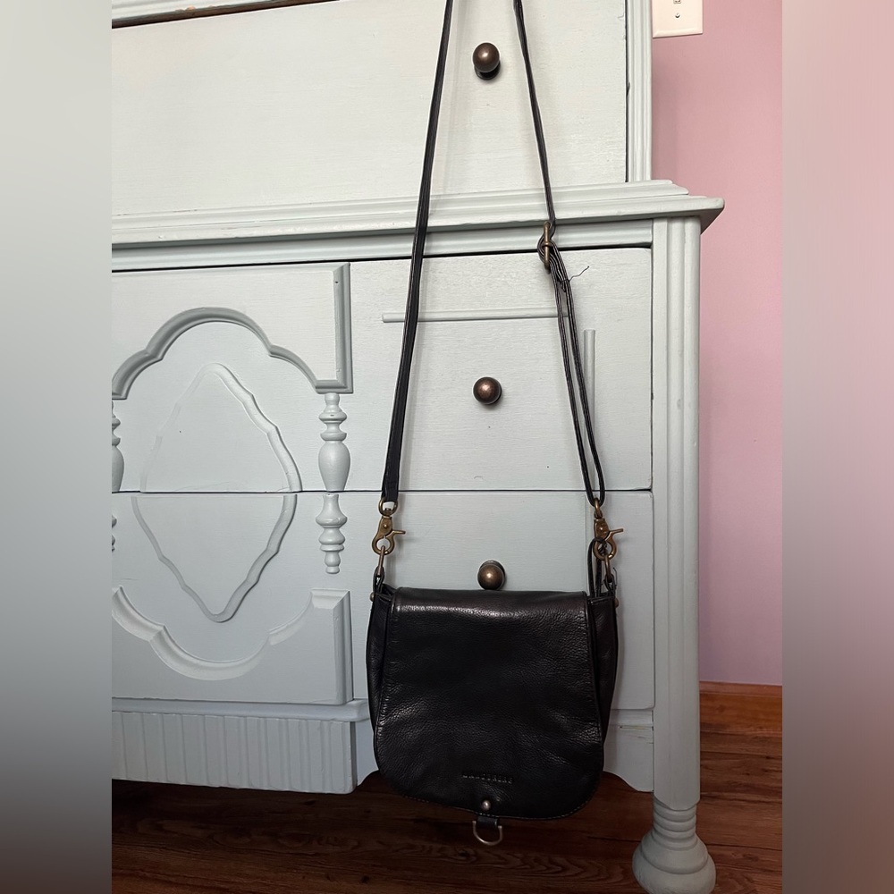 The Wanderers 100% Leather Crossbody Purse